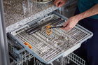 FISKARS FUNCTIONAL FORM Trzepaczka spiralna ręczna do sosu ubijania piany 27 cm czarny tworzywo sztuczne