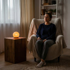 Lampa solna POLSKA 3-4 kg na jasnej BUKOWEJ podstawce kula jonizator MOON