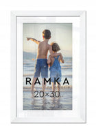 Ramka na zdjęcia 20x30 cm z podpórką Biała oprawa fotografii z tworzywa sztucznego do postawienia, dekoracja wnętrza