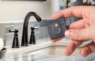 Shelly BLU H&T ZB Czujnik Temperatury Wilgotności Bluetooth Zigbee Czarny termometr, higrometr, monitor warunków