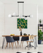 Lampa Sufitowa Wisząca Żyrandol nad stół Szklane Białe Kule 561-O6 Czarna do jadalni i salonu, 6-punktowa, gwint G9