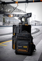 Plecak monterski dewalt McLaren F1 DWST60122-1 organizer narzędziowy 53 l z kieszeniami wewnętrznymi i zewnętrznymi
