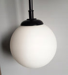 Lampa wisząca zwis żyrandol sufitowy loft szklany klosz kula na 1 LED E27 czarno-biała oprawa do salonu jadalni kuchni