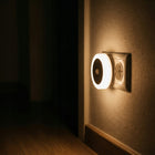 Lampka nocna do kontaktu LED z czujnikiem ruchu zmierzchu lampa do sypialni oświetlenie orientacyjne, okrągłe, 0,5 w