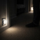Lampka nocna LED do kontaktu z czujnikiem ruchu i zmierzchu automatyczna oświetlenie orientacyjne, sypialnia, korytarz