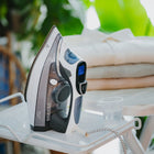 Żelazko parowe z LCD 11 ustawień temperatury anodyzowana stopa swift glide do prasowania ubrań, 3000 w, zbiornik 300