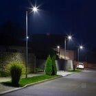 Lampa oprawa uliczna solarna LED 15W 4000K z czujnikiem ruchu wodoodporna naświetlacz zewnętrzny 1600 lm IP65 światło