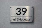 Tabliczka adresowa aluminiowa 40x30 duża dystanse numer na dom, oznaczenie posesji, srebrna, tworzywo sztuczne, grubość