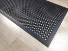 Wycieraczka Gumowa z najazdem Ażurowa pod Drzwi Mata Wejściowa 60 x90 ramp czarna, do czyszczenia obuwia, grubość 14 mm