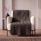 Narzuta na fotel 70x160 welurowa velvet pikowana kapa pled Caden brązowa dekoracyjne okrycie, wzór w jodełkę