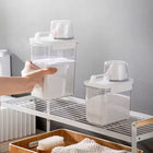 Pojemnik na detergenty proszek do prania z miarką płyn do płukania 1800ml organizer na chemię gospodarczą