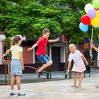 Skakanka sznurkowa tęczowa kolorowa 200cm 2m drewniane rączki wiek 5 lat+