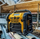 Kompaktowe radio DeWALT DCR019 FM AM AUX 18V / 230V budowlane, na budowę i do warsztatu, odbiornik przenośny, zasilanie