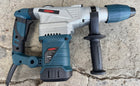 Młot udarowy obrotowy młotowiertarka SDS MAX 3100W 22J do kucia i wiercenia, zasilanie sieciowe 230 V, waga 7,3 kg