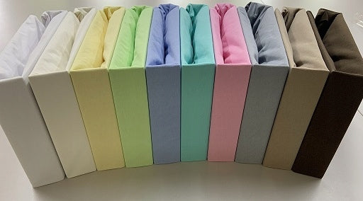 Prześcieradło nieprzemakalne 90x200 Jersey ochraniacz na materac wodoodporny z gumką, do łóżka o wysokości do 20 cm