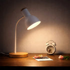 DESIGNERSKA LAMPKA BIURKOWA NOCNA STYL SKANDYNAWSKI 40W E27 + DREWNO lampa stołowa biała 36 cm zasilana sieciowo bez