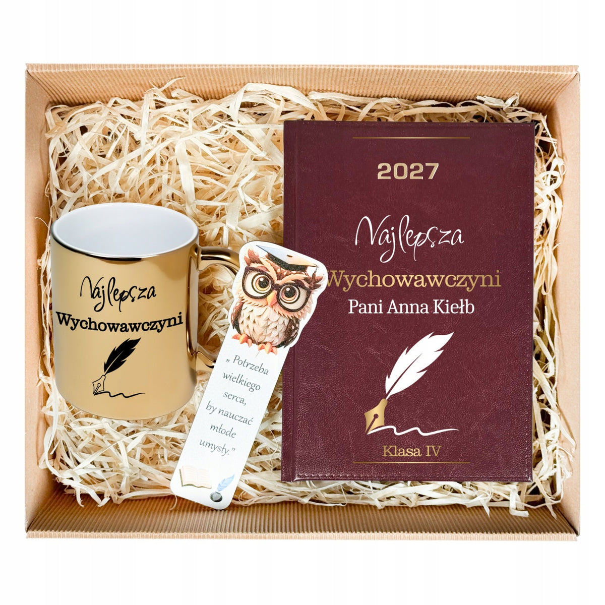 ZESTAW PREZENT DLA NAUCZYCIELA WYCHOWAWCY DZIEŃ NAUCZYCIELA KALENDARZ BOX kubek i kosz upominkowy z grawerem i nadrukiem