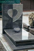 Serce Tabliczka granitowa z grawerem na nagrobek Pomnik czarne 28x30x5 cm płyta cmentarna, dekoracja grobu
