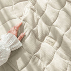 ROOM99 Narzuta na łóżko 200x220 beżowa nowoczesna kapa pikowana Marshmallow przykrycie do sypialni z poliestru