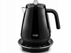 Czajnik delonghi KBY2011.BK 1.7 l 2000 w czarny metal